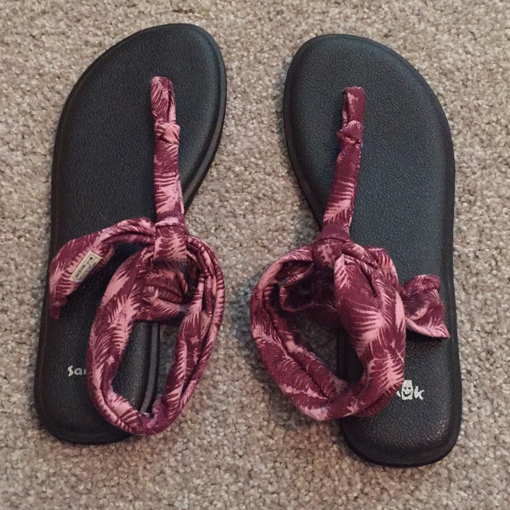 Sanuk sandals